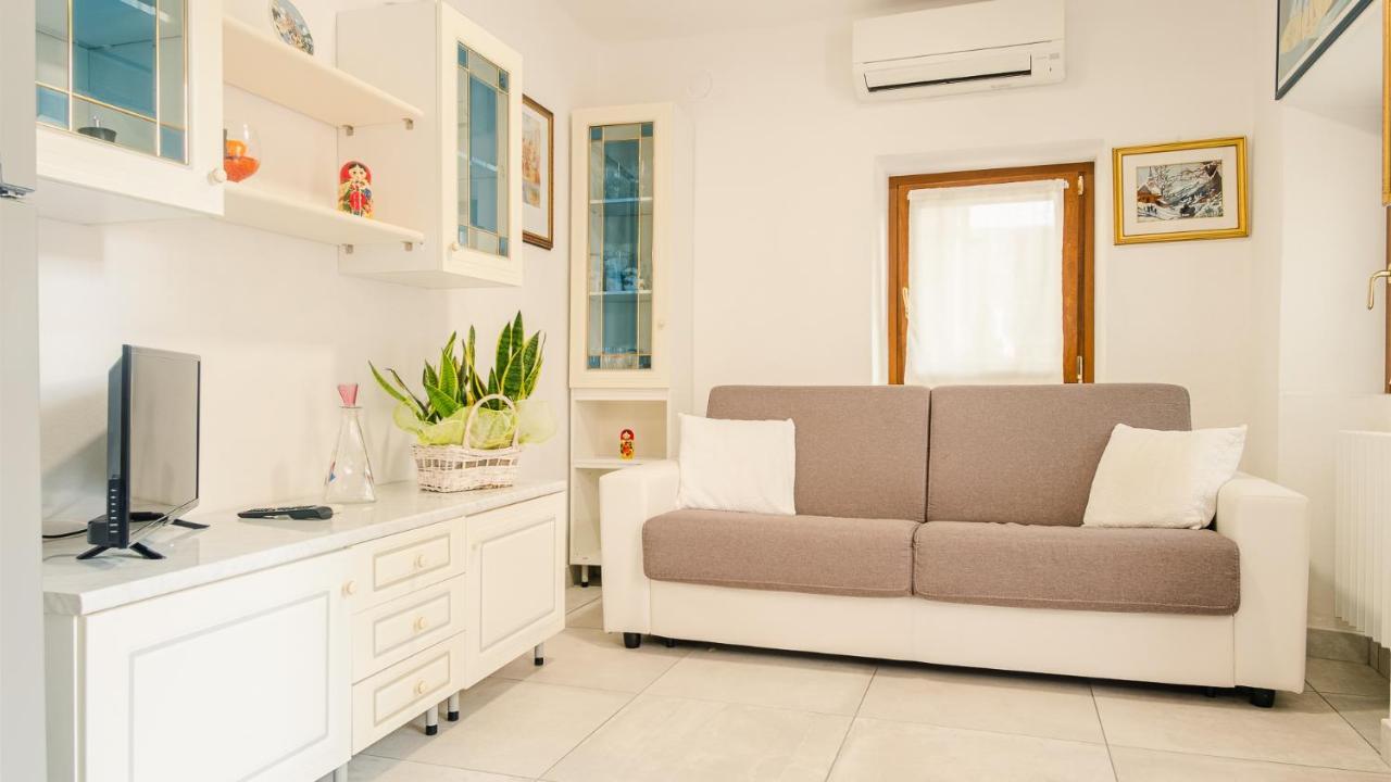 La Casa Di Nonna Agnese - Italian Homing Apartment Padenghe sul Garda Ngoại thất bức ảnh